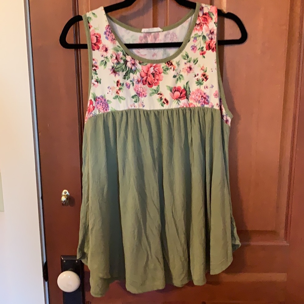 Boutique Floral Green Top